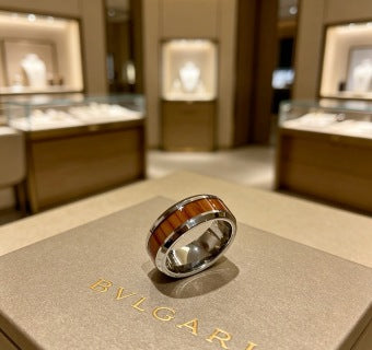 Bvlgari B.zero1 Brown Ceramic Spiral Ring – Elegant Luxury Jewelry